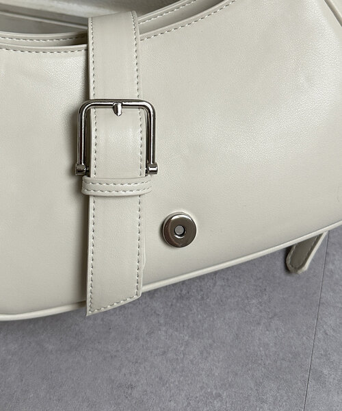 Thevon(ゼボン)の「ベルト付きワンハンドルバッグ(ボストンバッグ・レディース・ダークブラウン/ブラック/アイボリー・FREE)」の13枚目の写真