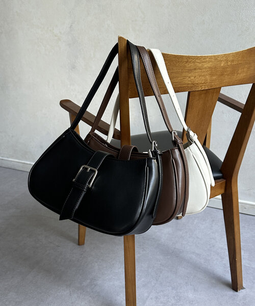 Thevon(ゼボン)の「ベルト付きワンハンドルバッグ(ボストンバッグ・レディース・ダークブラウン/ブラック/アイボリー・FREE)」の8枚目の写真