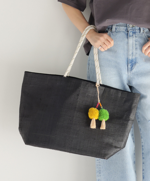 Le Voyage en Panier(ルヴォヤージュアンパニエ)の「【Le voyage en panier/ル ヴォヤージュエンパニエ】 POMPOM TOTE(トートバッグ・レディース・ブラック/アイボリー・FREE)」の18枚目の写真