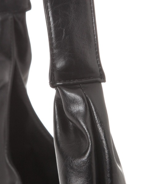 LAKOLE（ラコレ）の「フェイクレザーソフトトートバッグ / 329255（トートバッグ・メンズ・ブラック/ブラウン・FREE）」の7枚目の写真