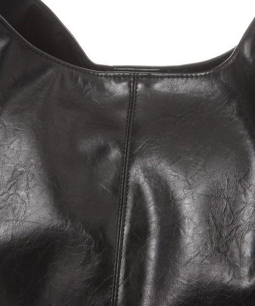 LAKOLE（ラコレ）の「フェイクレザーソフトトートバッグ / 329255（トートバッグ・メンズ・ブラック/ブラウン・FREE）」の8枚目の写真