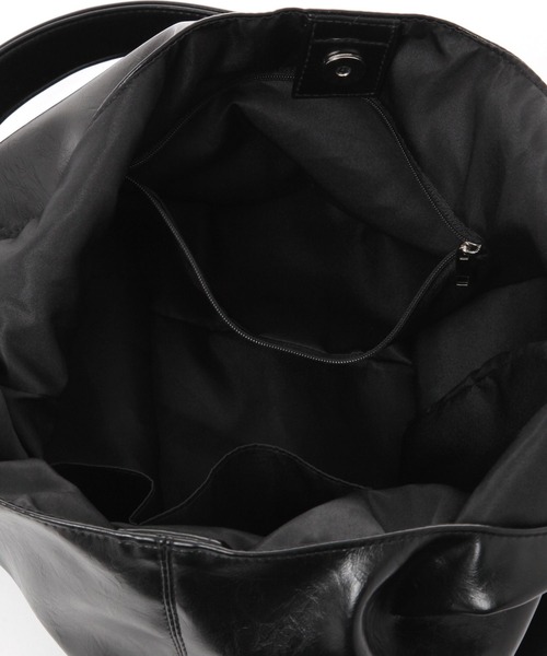 LAKOLE（ラコレ）の「フェイクレザーソフトトートバッグ / 329255（トートバッグ・メンズ・ブラック/ブラウン・FREE）」の9枚目の写真