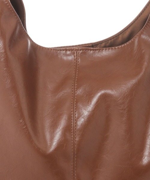 LAKOLE（ラコレ）の「フェイクレザーソフトトートバッグ / 329255（トートバッグ・メンズ・ブラック/ブラウン・FREE）」の11枚目の写真