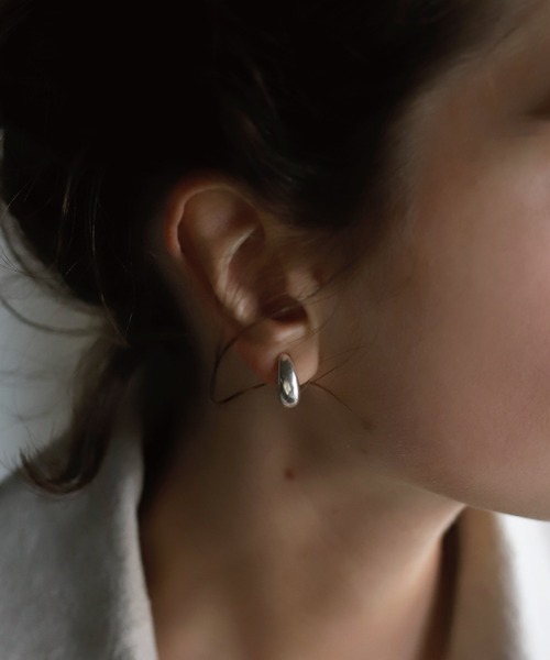 TEN.(テン)の「SILVER925 カドルイヤリング(イヤリング・レディース・シルバー・FREE)」の1枚目の写真