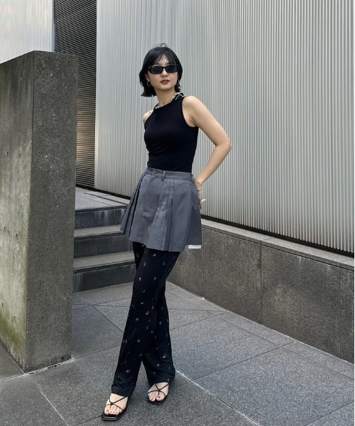 Ameri（アメリ）の「MEDI ENAMEL STRAP THONG SANDALS（サンダル・レディース・レッド/ブラック/アイボリー・LARGE/MEDIUM/SMALL）」の20枚目の写真