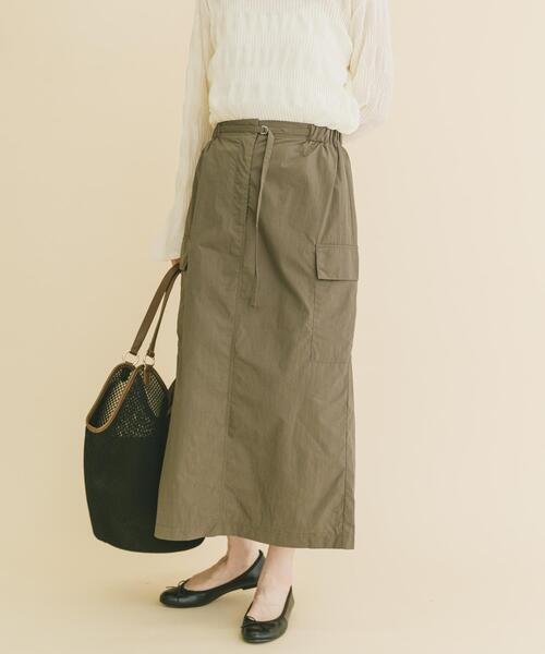 ITEMS URBANRESEARCH（アイテムズ アーバンリサーチ）の「ナイロンカーゴタイトスカート（スカート・レディース・ブラック/ライトベージュ/モカ・FREE/TALL）」の3枚目の写真