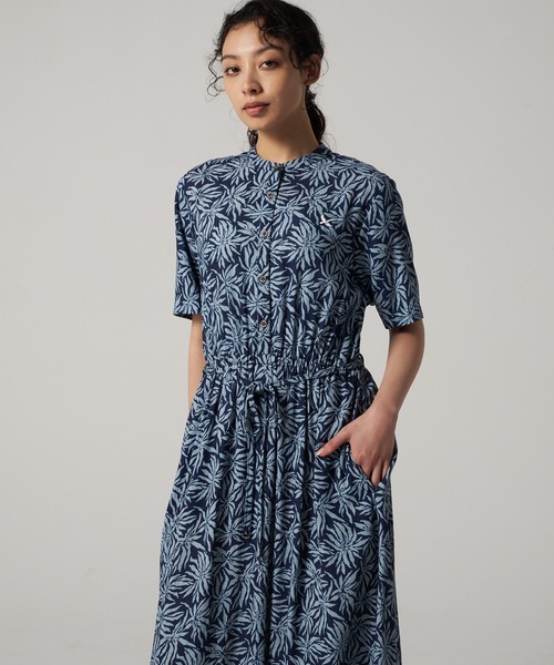 Eddie Bauer(エディーバウアー)の「リーフ柄 ワンピース(シャツワンピース・レディース・グリーン/ピンクベージュ/ネイビー・M/S/XL/L)」の1枚目の写真