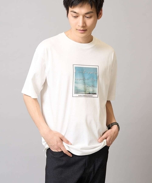 a.v.v(アーヴェヴェ)の「【接触冷感】スクエアプリントセミワイドシルエットカットソー(Tシャツ/カットソー・メンズ・グリーン/ダークインディゴブルー・48/46/44)」の1枚目の写真