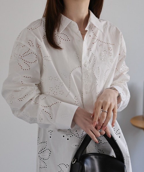 CREARE -LINO-（クレアーレリノ）の「〈ユニセックス商品〉フラワーカットワークシャツ（シャツ/ブラウス・メンズ・ブラック/カーキ/ホワイト・M/L）」の15枚目の写真