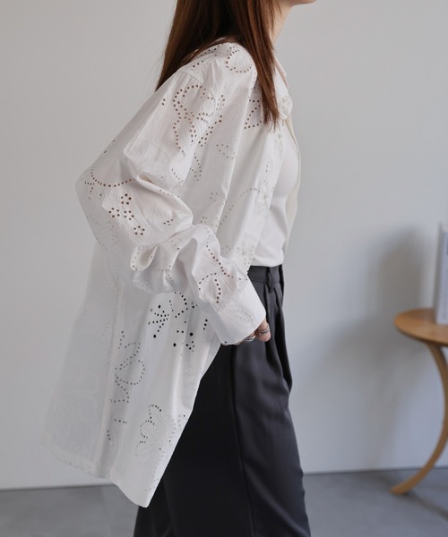 CREARE -LINO-（クレアーレリノ）の「〈ユニセックス商品〉フラワーカットワークシャツ（シャツ/ブラウス・メンズ・ブラック/カーキ/ホワイト・M/L）」の16枚目の写真