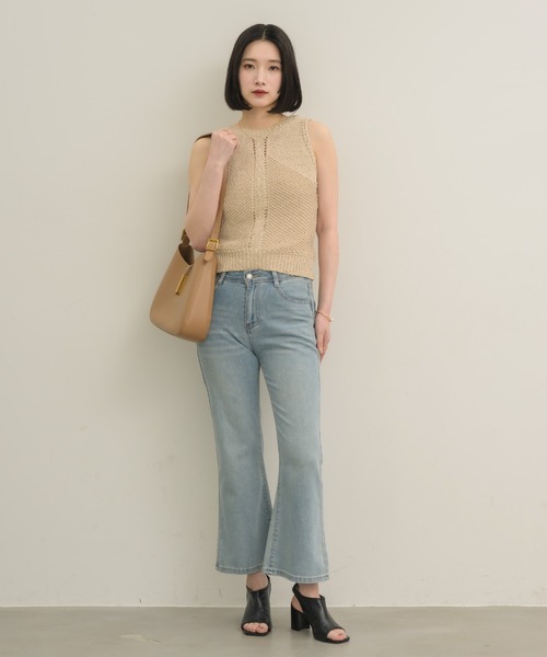 NEUNA（ヌナ）の「クロップドデニムパンツ（デニムパンツ・レディース・ブルー/ライトブルー・LARGE/MEDIUM）」の3枚目の写真