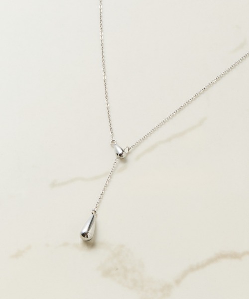 PAPILLONNER（パピヨネ）の「ステンレスY字ネックレス（ネックレス・レディース・シルバー/ゴールド・FREE）」の3枚目の写真
