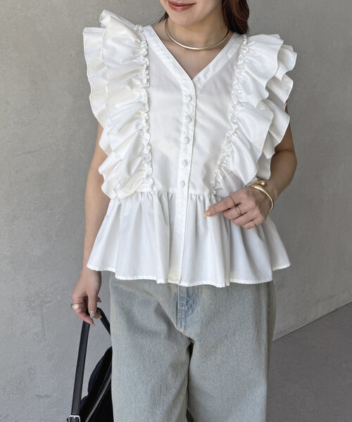 Thevon（ゼボン）の「フリルショルダーペプラムブラウス（シャツ/ブラウス・レディース・ブラック/カーキ/オフホワイト・FREE）」の15枚目の写真