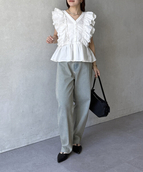 Thevon（ゼボン）の「フリルショルダーペプラムブラウス（シャツ/ブラウス・レディース・ブラック/カーキ/オフホワイト・FREE）」の20枚目の写真