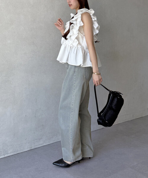 Thevon（ゼボン）の「フリルショルダーペプラムブラウス（シャツ/ブラウス・レディース・ブラック/カーキ/オフホワイト・FREE）」の21枚目の写真