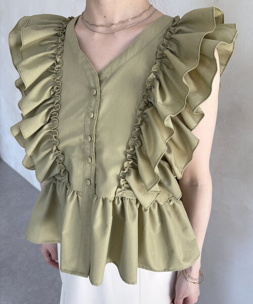 Thevon（ゼボン）の「フリルショルダーペプラムブラウス（シャツ/ブラウス・レディース・ブラック/カーキ/オフホワイト・FREE）」の14枚目の写真