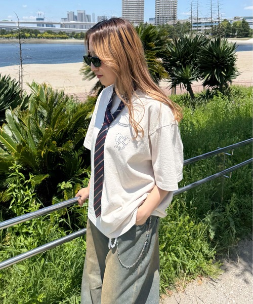 sedacle(セダクル)の「加工ラインストーンカラーTシャツ(Tシャツ/カットソー・レディース・アイボリー/カーキ/ライトブルー/ライトカーキ/ブラウン/ピンク/レッド・SMALL/MEDIUM/LARGE)」の9枚目の写真