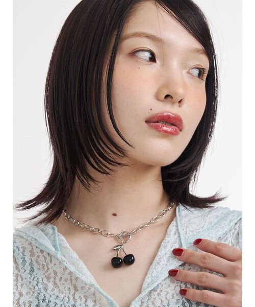 jouetie(ジュエティ)の「チェリーネックレス(ネックレス・レディース・ブラック/レッド・FREE)」の4枚目の写真
