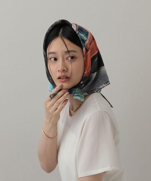 A part by（アパートバイ）の「【セレクト】LY_PanoScarf（バンダナ/スカーフ・レディース・ライトブルー/レッド・FREE）」の2枚目の写真