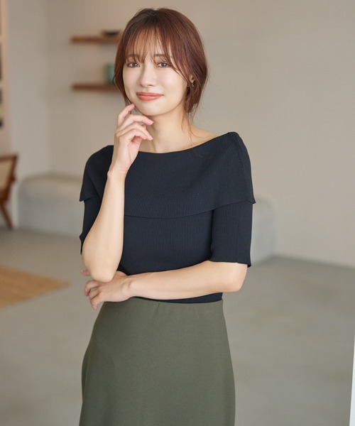 mysty woman(ミスティウーマン)の「オフショル風リブニット 581395(ニット/セーター・レディース・ブラック/オフホワイト/ボルドー・FREE)」の2枚目の写真