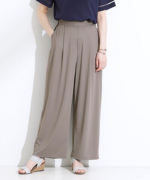 SHOO・LA・RUE（シューラルー）の「【S-LL/ひんやり/UV】リラクシーな穿き心地 エアリーワイドパンツ（その他パンツ・レディース・ブラック/チャコールグレー/ベージュ・04/02/01/03）」の2枚目の写真