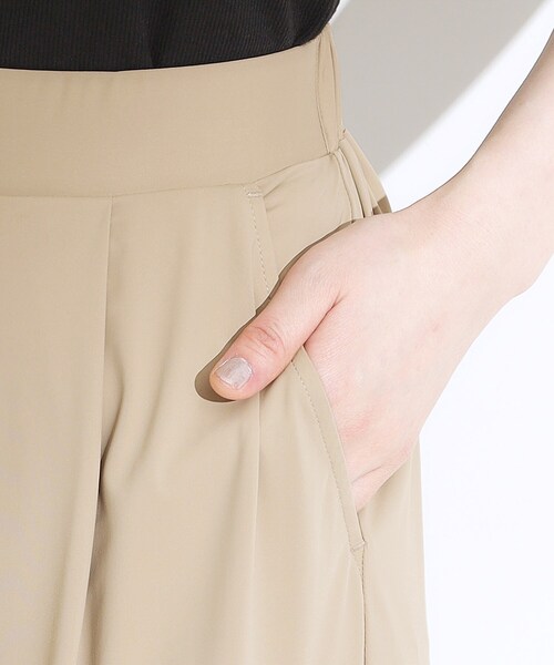 SHOO・LA・RUE（シューラルー）の「【S-LL/ひんやり/UV】リラクシーな穿き心地 エアリーワイドパンツ（その他パンツ・レディース・ブラック/チャコールグレー/ベージュ・04/02/01/03）」の21枚目の写真