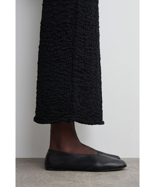 ミニマルレザーバレーシューズ（スリッポン）｜COS（コス）の