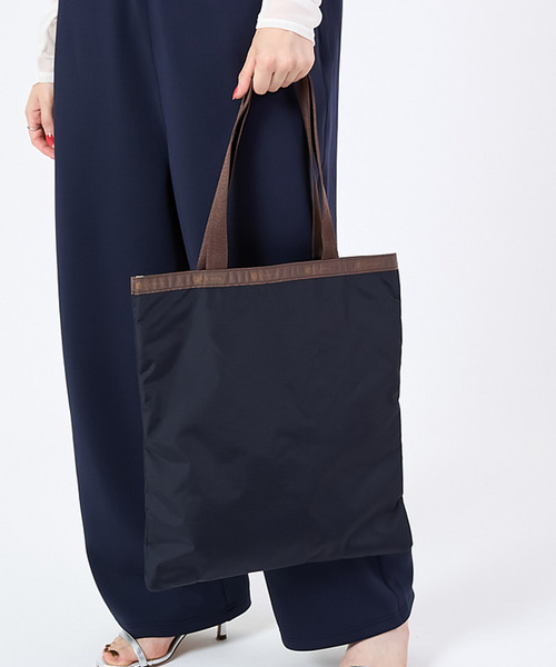 LeSportsac(レスポートサック)の「LARGE EMERALD TOTE ディープシー/ダークチョコレート(トートバッグ・レディース・ブルー・FREE)」の2枚目の写真