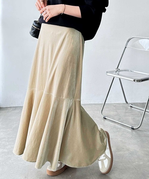 GeeRA(ジーラ)の「ベロア裾フレアスカート(スカート・レディース・ブラウン/ベージュ/ブラック・SMALL/MEDIUM/LARGE/X-LARGE)」の3枚目の写真