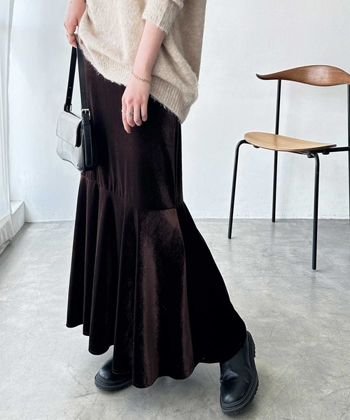 GeeRA(ジーラ)の「ベロア裾フレアスカート(スカート・レディース・ブラウン/ベージュ/ブラック・SMALL/MEDIUM/LARGE/X-LARGE)」の10枚目の写真