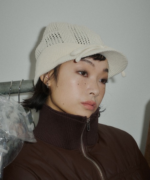 DTYYPE（ドタイプ）の「リボン付き鍵編みニット帽（ニットキャップ/ビーニー・レディース・ホワイト/ブラック/グレー・FREE）」の2枚目の写真