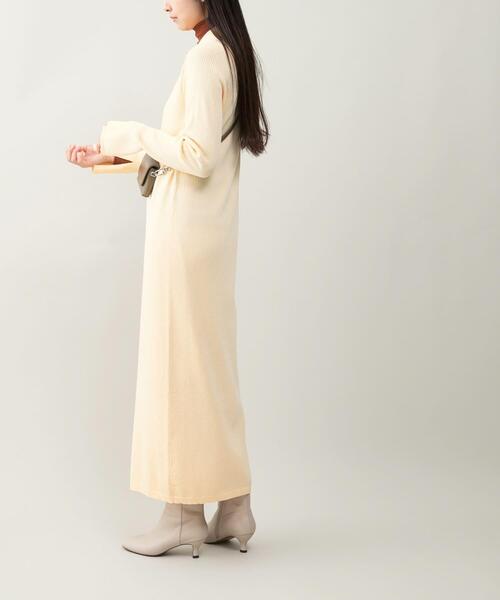 URBAN RESEARCH ROSSO WOMEN(アーバンリサーチ ロッソ)の「スパークリングロングニットワンピース(ワンピース・レディース・ライトベージュ/イエロー・FREE)」の7枚目の写真