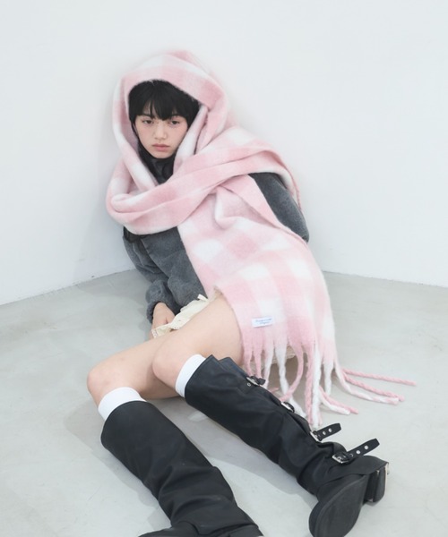 Smyeon(スミョン)の「Assortment volume muffler/アソートボリュームマフラー(マフラー・レディース・ピンク/ホワイト/グレー・FREE)」の11枚目の写真