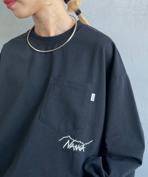 NANGA（ナンガ）の「[NANGA/ナンガ] 別注 ドローコードポケット ロングスリーブTシャツ（Tシャツ/カットソー・レディース・ブラック/ホワイト・S/M/L）」の3枚目の写真
