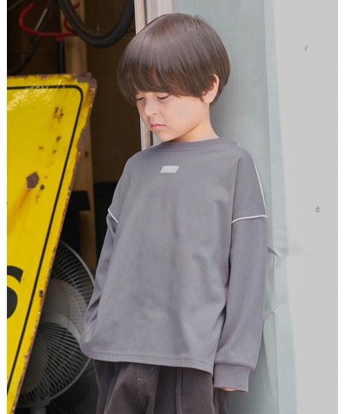 b・ROOM（ビールーム）の「【MNCM】【カイテキ天竺】パイピングビッグTシャツ（Tシャツ/カットソー・キッズ・オフホワイト/ブラック/チャコール・130cm/140cm/120cm/110cm/150cm）」の3枚目の写真