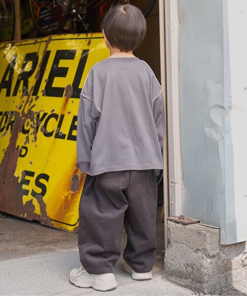 b・ROOM（ビールーム）の「【MNCM】【カイテキ天竺】パイピングビッグTシャツ（Tシャツ/カットソー・キッズ・オフホワイト/ブラック/チャコール・130cm/140cm/120cm/110cm/150cm）」の9枚目の写真