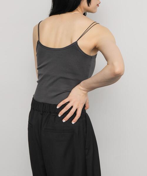 KBF（ケイビーエフ）の「スパゲティダブルストラップキャミソール（キャミソール・レディース・チャコールグレー/アイボリー/ブラック・ONE）」の10枚目の写真