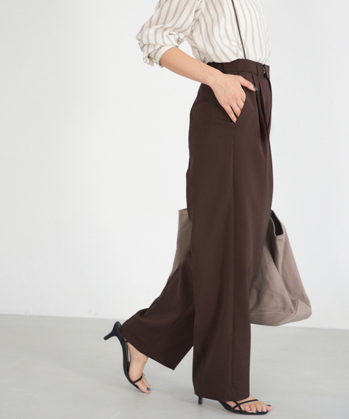 IENA（イエナ）の「サスペンダーダブルクロスパンツ（スラックス・レディース・カーキ/ブラック/ブラウン・40/38/36/34）」の12枚目の写真
