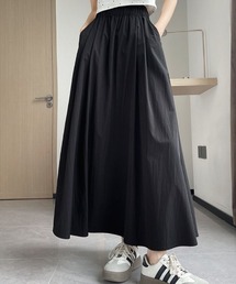 大人抜け感のフレアマキシ丈スカート
