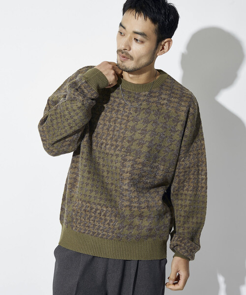 FREAK'S STORE(フリークスストア)の「リラックスフィット パッチワーク ジャカードチェック クルーネックニット プルオーバー(ニット/セーター・メンズ・オリーブ/チャコールグレー・LARGE/MEDIUM)」の7枚目の写真