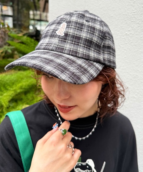 DOUBLE NAME（ダブルネーム）の「【m:rex】ミニ恐竜ワッペンチェックキャップ（キャップ・レディース・ライトグレー/ブラック・FREE）」の4枚目の写真