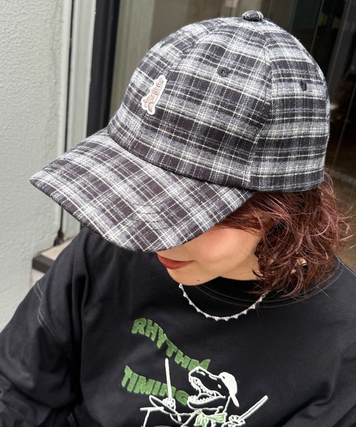 DOUBLE NAME（ダブルネーム）の「【m:rex】ミニ恐竜ワッペンチェックキャップ（キャップ・レディース・ライトグレー/ブラック・FREE）」の5枚目の写真