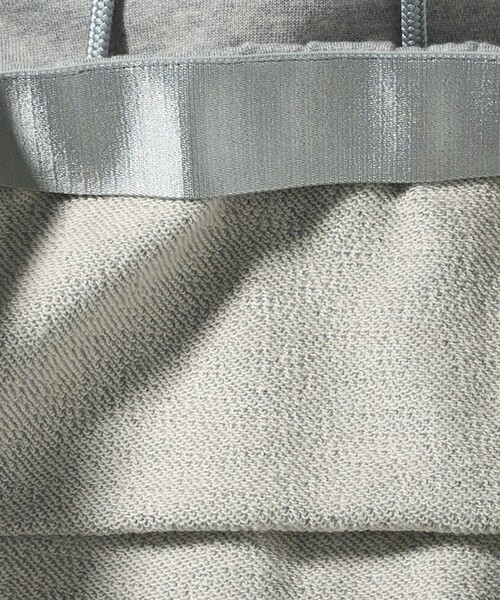 ASTRAET（アストラット）の「＜ASTRAET＞ ウラケ ソデジップ プルオーバーパーカー（パーカー・レディース・ブラック/ライトグレー・FREE）」の4枚目の写真