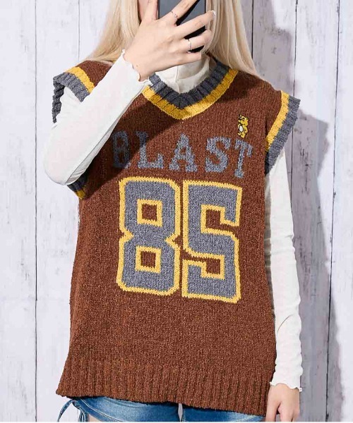 GORGE(ゴージ)の「《ナンバリング×ビッグシルエット》レディース ドライタッチ あぜ編み ニットベスト 春秋冬(ベスト・レディース・ブラック/レッド/ブラウン・F)」の2枚目の写真