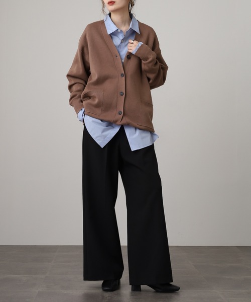 OMNES（オムネス）の「スウェットライクニットVネック長袖カーディガン（カーディガン/ボレロ・レディース・ブラック/モカ/グレー・FREE）」の17枚目の写真