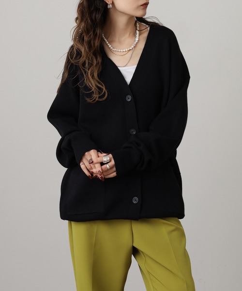 OMNES（オムネス）の「スウェットライクニットVネック長袖カーディガン（カーディガン/ボレロ・レディース・ブラック/モカ/グレー・FREE）」の4枚目の写真