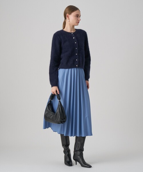 ANAYI(アナイ)の「レザーライクサテンプリーツスカート(スカート・レディース・チャコールグレー/モカ/オレンジ/オフホワイト/ブルー・36/38)」の16枚目の写真