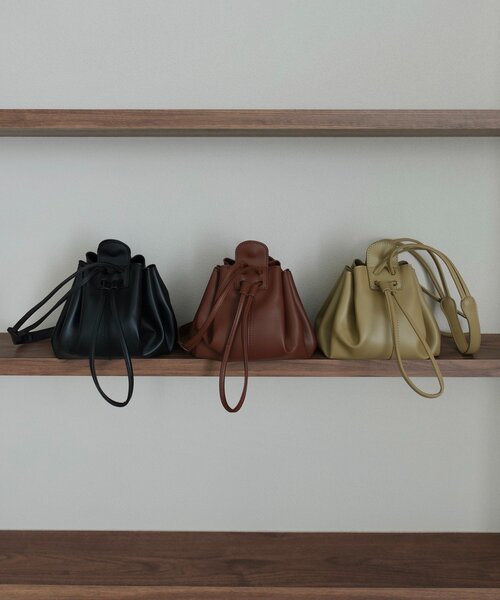 CAPRICIEUX LE'MAGE（カプリシューレマージュ）の「【CAPRICIEUX LE'MAGE×nanacoコラボ】ダンプリンバッグ（ショルダーバッグ・レディース・ブラック/ブラウン/ベージュ・FREE）」の9枚目の写真