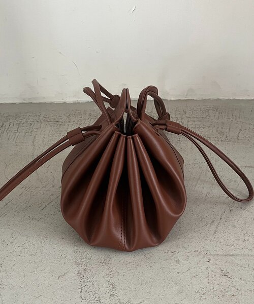 CAPRICIEUX LE'MAGE（カプリシューレマージュ）の「【CAPRICIEUX LE'MAGE×nanacoコラボ】ダンプリンバッグ（ショルダーバッグ・レディース・ブラック/ブラウン/ベージュ・FREE）」の11枚目の写真