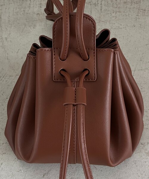 CAPRICIEUX LE'MAGE（カプリシューレマージュ）の「【CAPRICIEUX LE'MAGE×nanacoコラボ】ダンプリンバッグ（ショルダーバッグ・レディース・ブラック/ブラウン/ベージュ・FREE）」の12枚目の写真